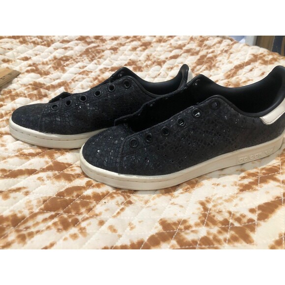 Adidas Women's Stan Smith Black Embossed Sneakers Size 5 - Picture 9 of 11